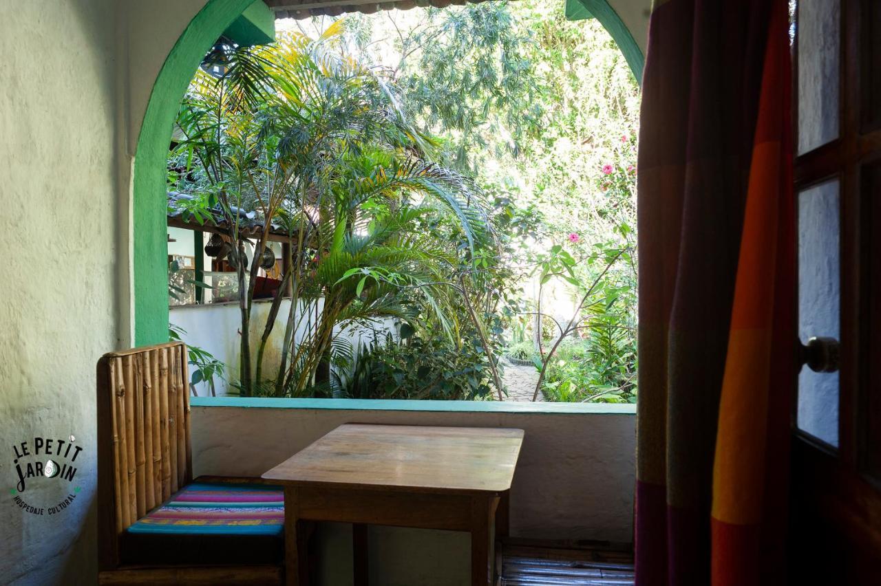 Le Petit Jardin Aparthotel *